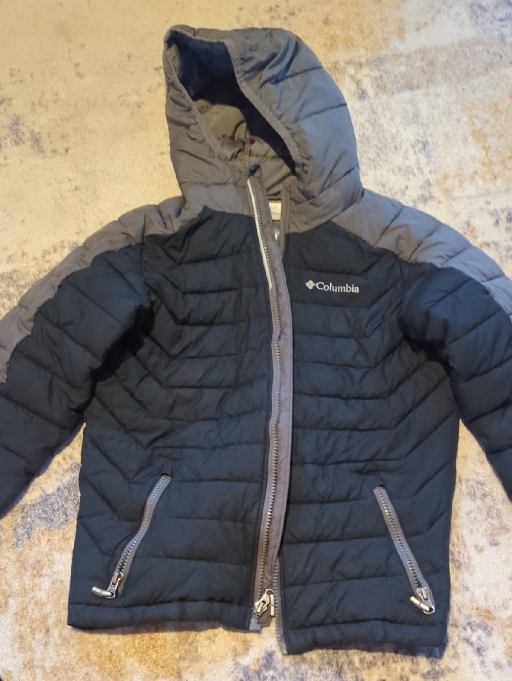 Columbia Boys Size M (10-12) Thin Omniheat Puffer Jacket in Black and Gray